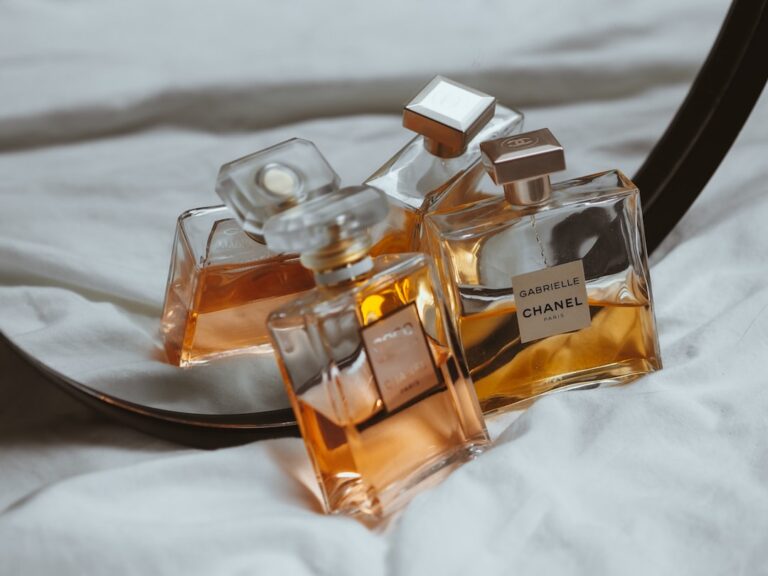 The Art of Gifting: Perfect Perfumes for Every Occasion